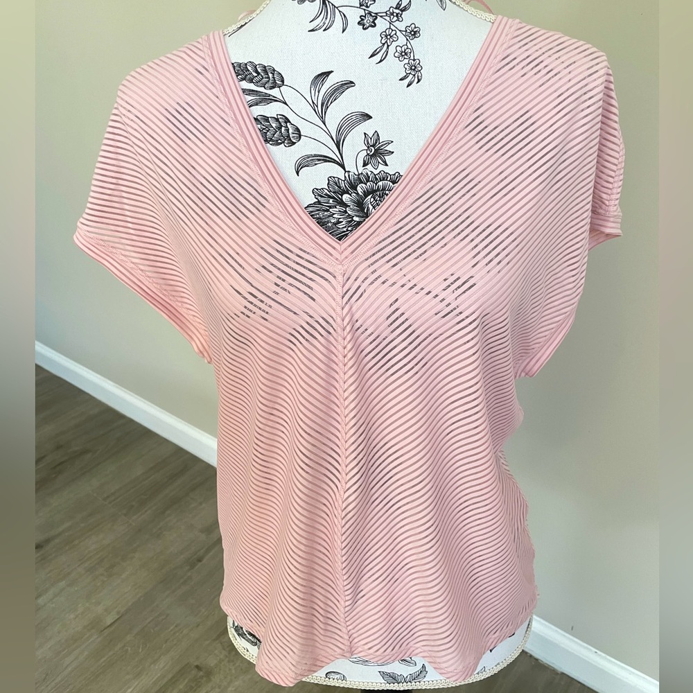 Lululemon t shirt